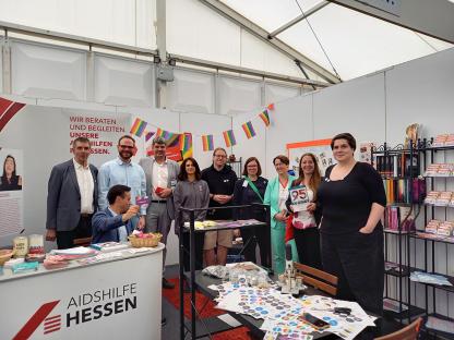 Landtagsabgeordnete der SPD mit Vertreter*innen der Aids-Hilfe Hessen. Landtagsabgeordnete der SPD mit Vertreter*innen der Aids-Hilfe Hessen.